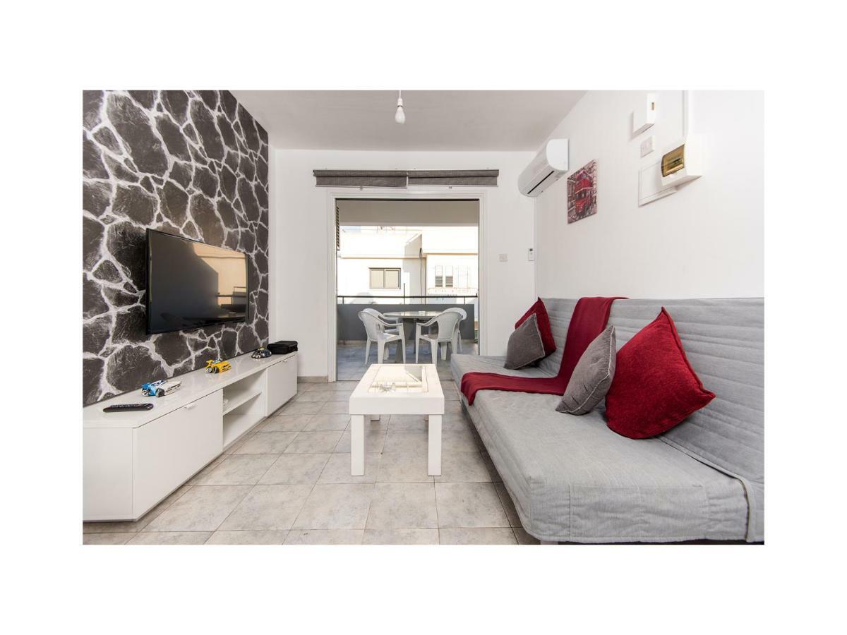 Holiday Apartment ラルナカ エクステリア 写真